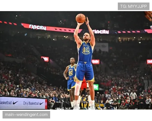 开拓者单节9记三分逆袭 勇士第二节被反超13分